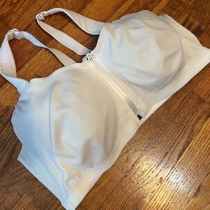 Victoria Secret  sports bra 38 DDD